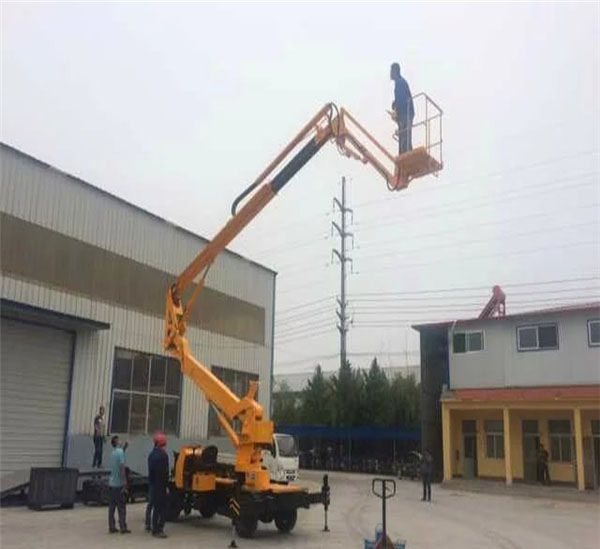 折臂（bì）式升降機 